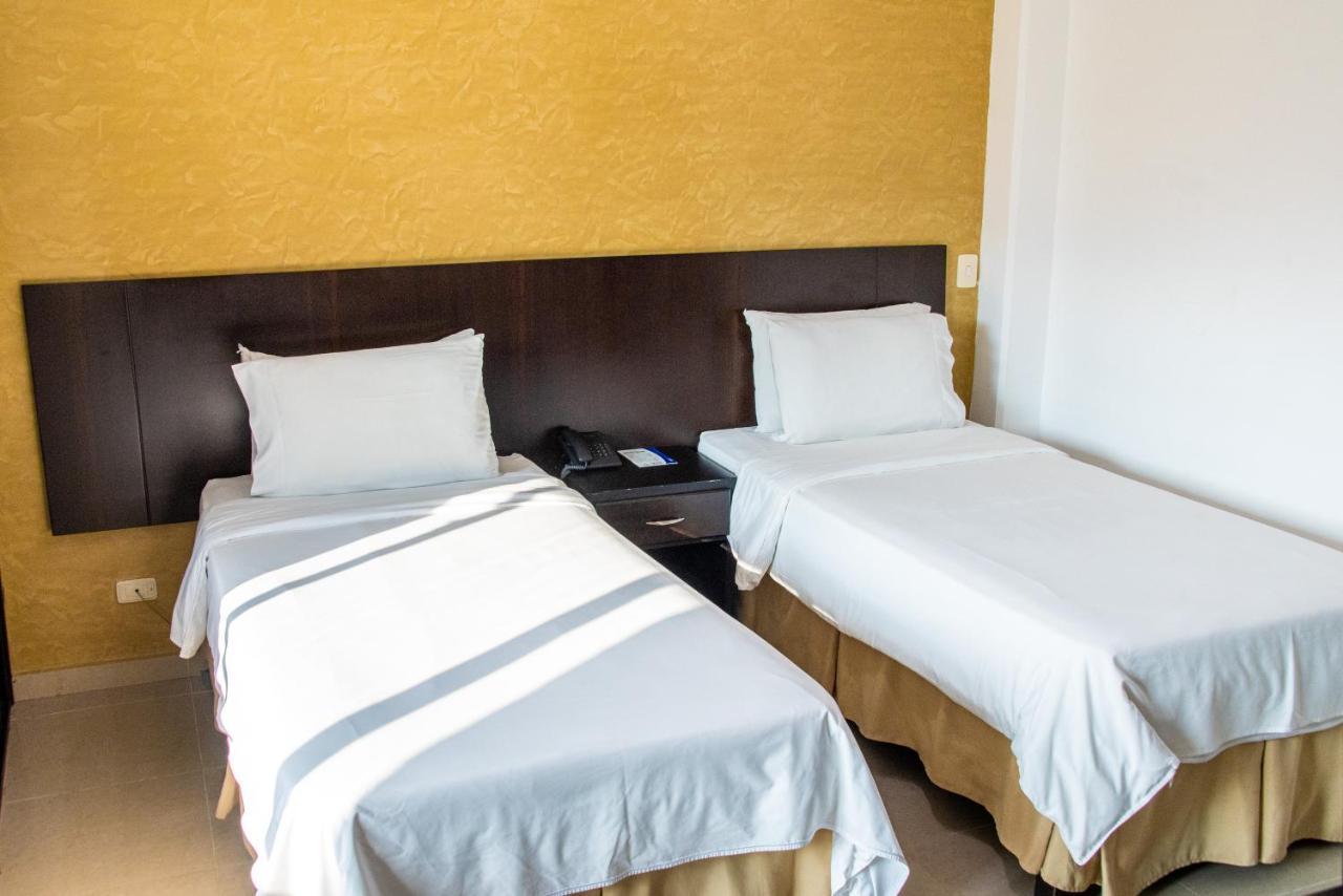 Hotel Tangara Dosquebradas Buitenkant foto