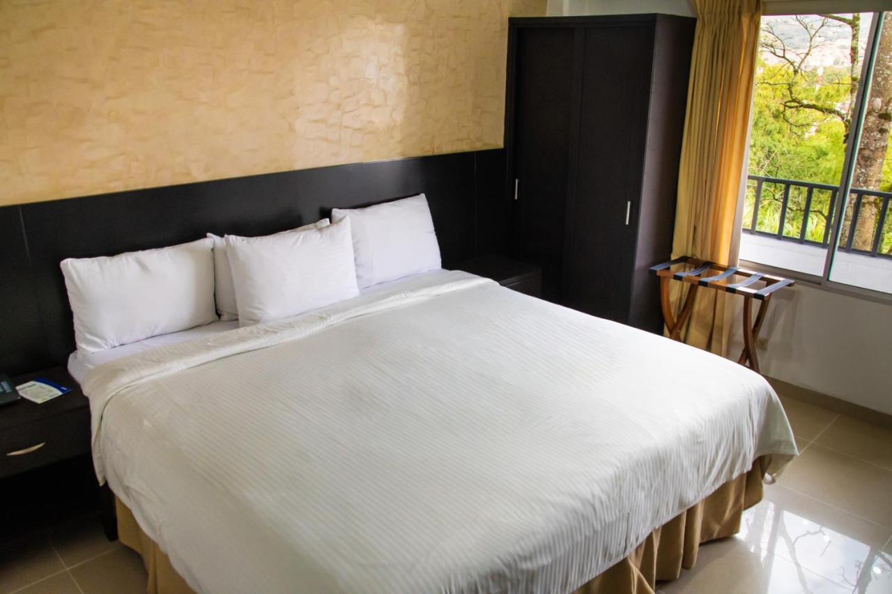 Hotel Tangara Dosquebradas Buitenkant foto